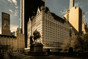 Read more about the article The Plaza Manhattan: 5 Reasons This Luxury Icon Should Be Your NYC Hotel