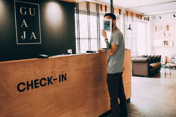 You are currently viewing Hotels Near Me: 10 Amazing Ways to Find the Best Deals Today